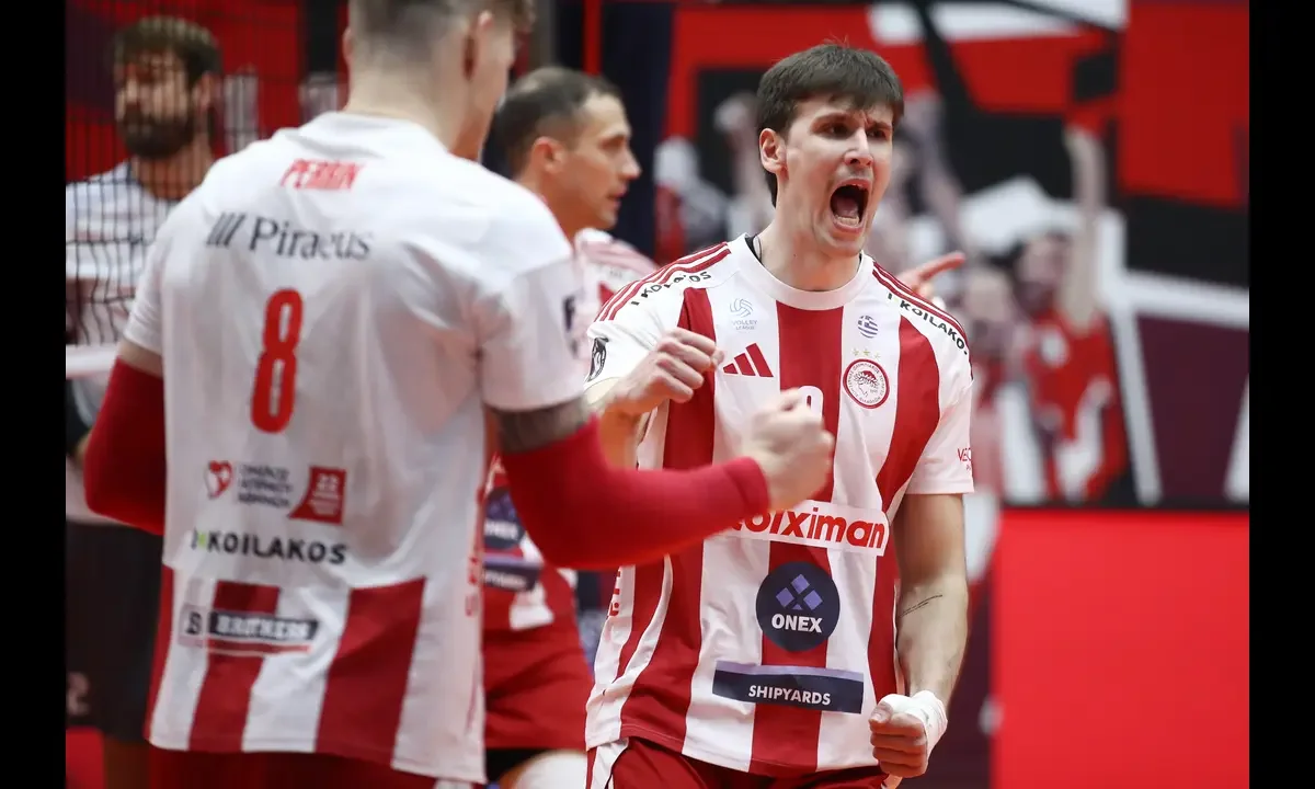 Ολυμπιακός - Καλαμάτα 80 στη Volley League, με πίεση στο σερβίς, μάχες στο φιλέ και καθοριστικά τελειώματα σε κάθε σετ.