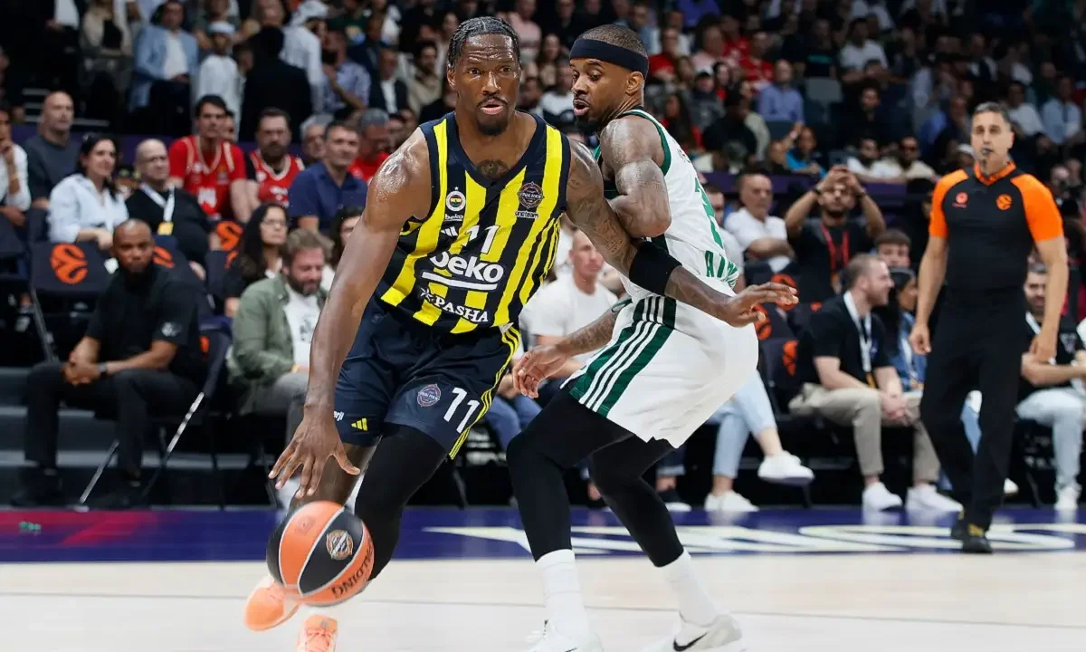 Συναγερμός στην EuroLeague με ελεύθερο τον Χέις Ντέιβις