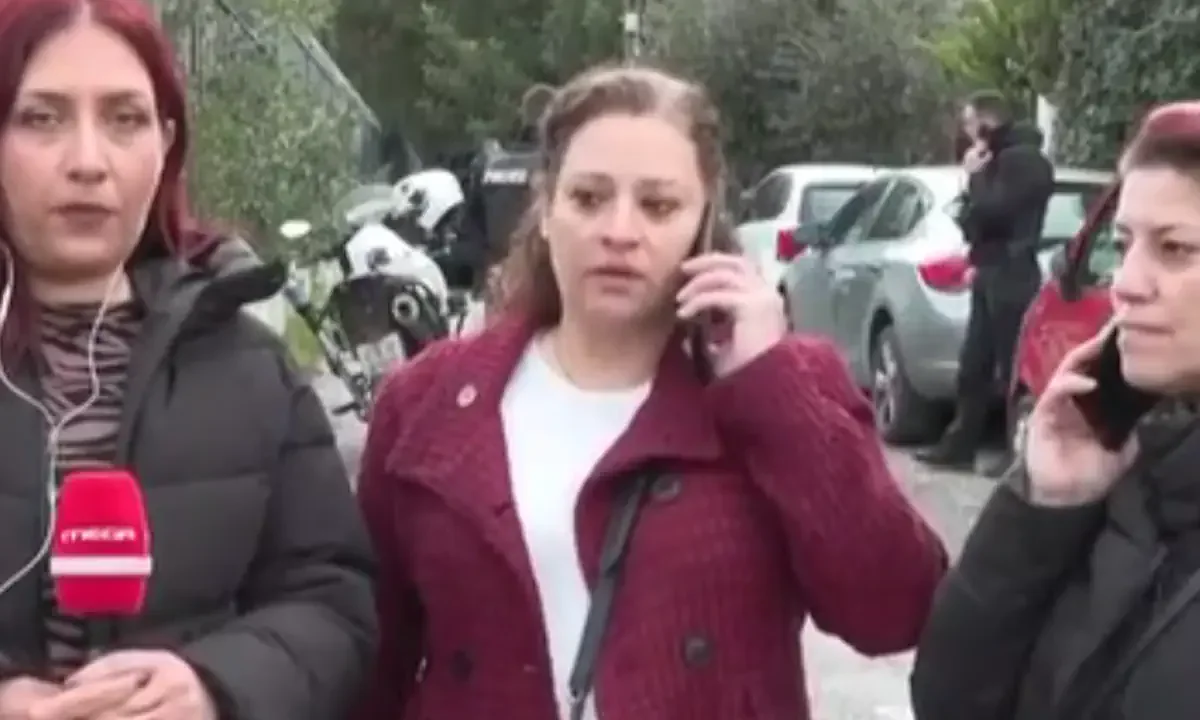 σκάβουν απουσίες