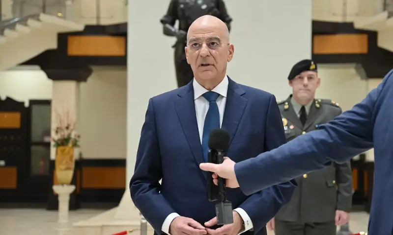 Ερωτήματα για την απουσία Δένδια από τη σύνοδο Ελλάδας - Τουρκίας