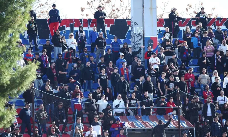 Πανιώνιος: Έγινε η νύχτα μέρα στη Νέα Σμύρνη, υποδοχή με καπνογόνα και συνθήματα στους παίκτες μετά τον θρίαμβο στην Καλαμάτα (vid)