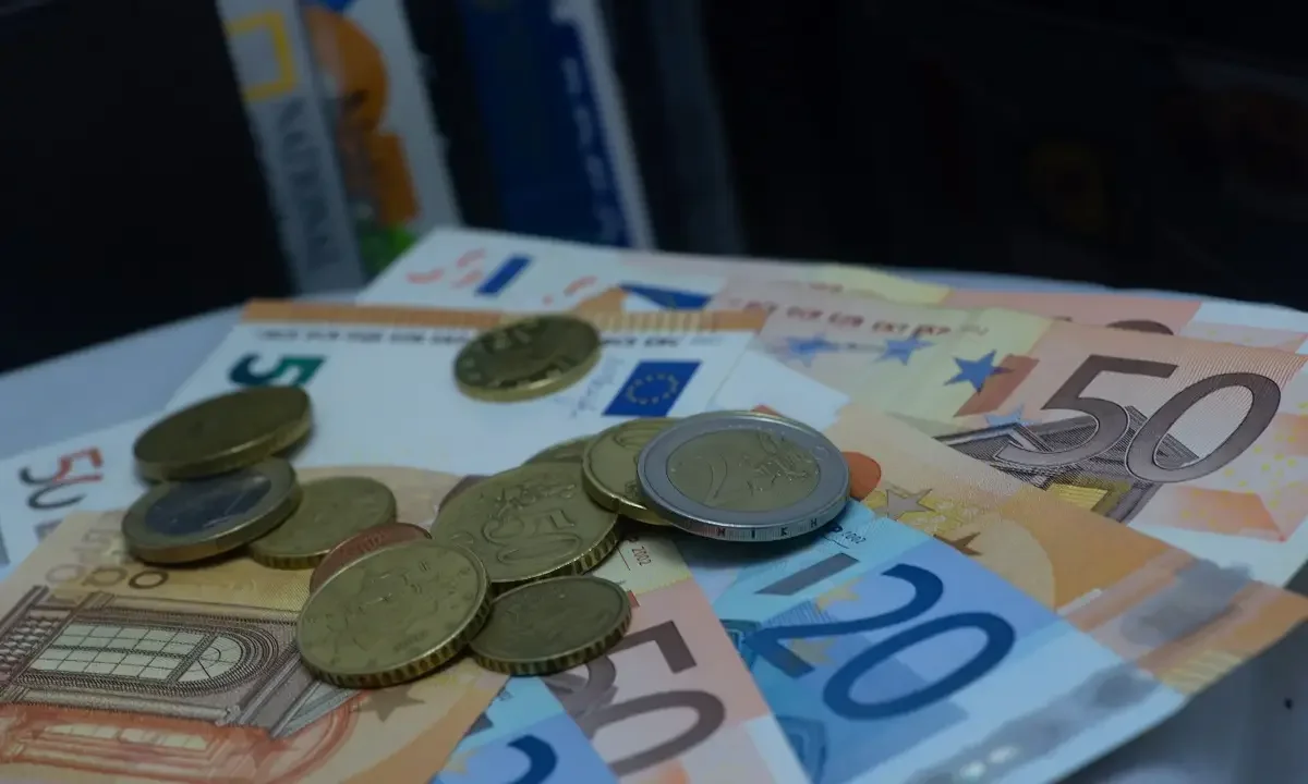 Πότε θα δοθούν τα 250 ευρώ πριν το Πάσχα