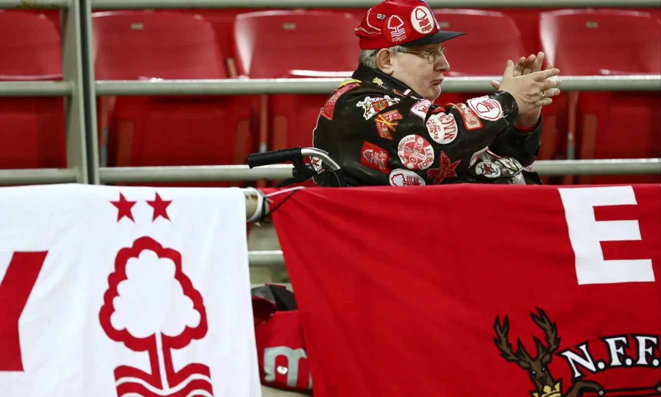 Φενερμπαχτσέ - Νότιγχαμ Φόρεστ στο Europa League με ένταση και ρυθμό, δυνατές μονομαχίες, λεπτομέρειες που κρίνουν τα πάντα και πίεση.