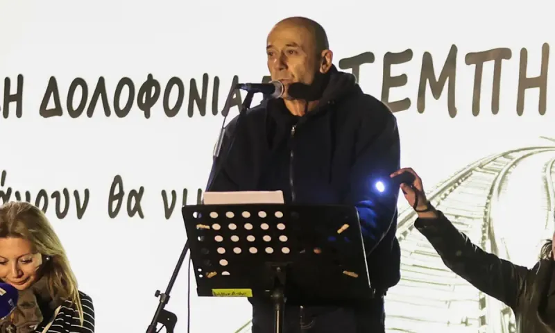 Βασίλης Κοκοτσάκης για εκταφές: «Οι οικογένειες δεν ζήτησαν επιλεκτικές εξετάσεις – Ποιος φοβάται τους νεκρούς των Τεμπών;»