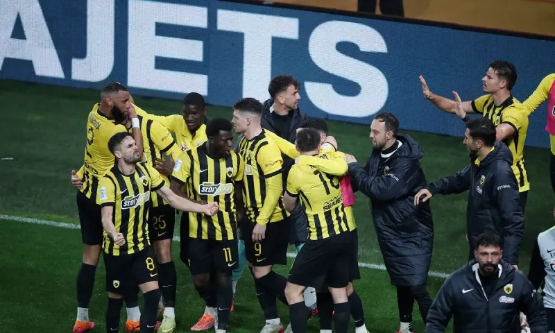 Η 11άδα της ΑΕΚ με τον Λεβαδειακό