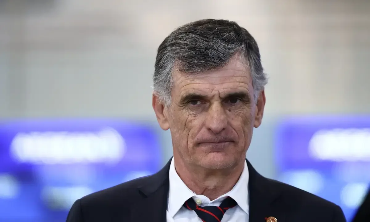 Δεν πίστευε στα μάτια του ο Μεντιλιμπαρ από τον κόσμο του Ολυμπιακού στη Γερμανία