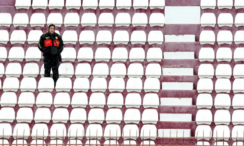 Oμάδα Super League έπαιζε «τελικό» αλλά ούτε οι… συγγενείς! Κουράστηκαν οι ιδιοκτήτες!
