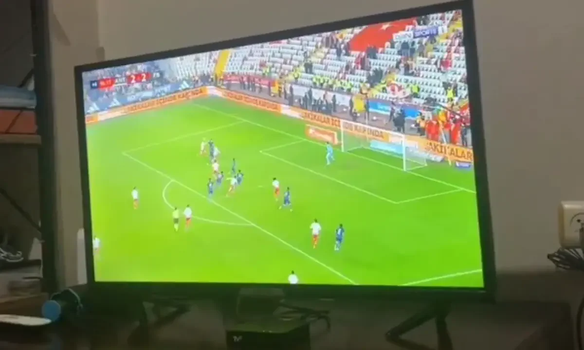 έσπασε τηλεόραση
