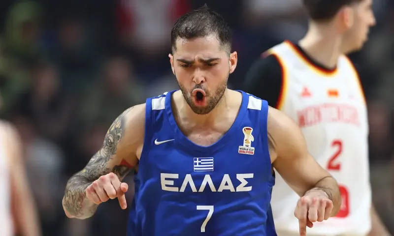 Ελλάδα από ατσάλι με εκπληκτικό Τολιόπουλο από άλλον πλανήτη, πάτησε το Μαυροβούνιο (65-79)