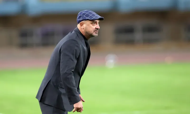 Zητείται προπονητής σε ομάδα Super League για… ημιαπασχόληση!
