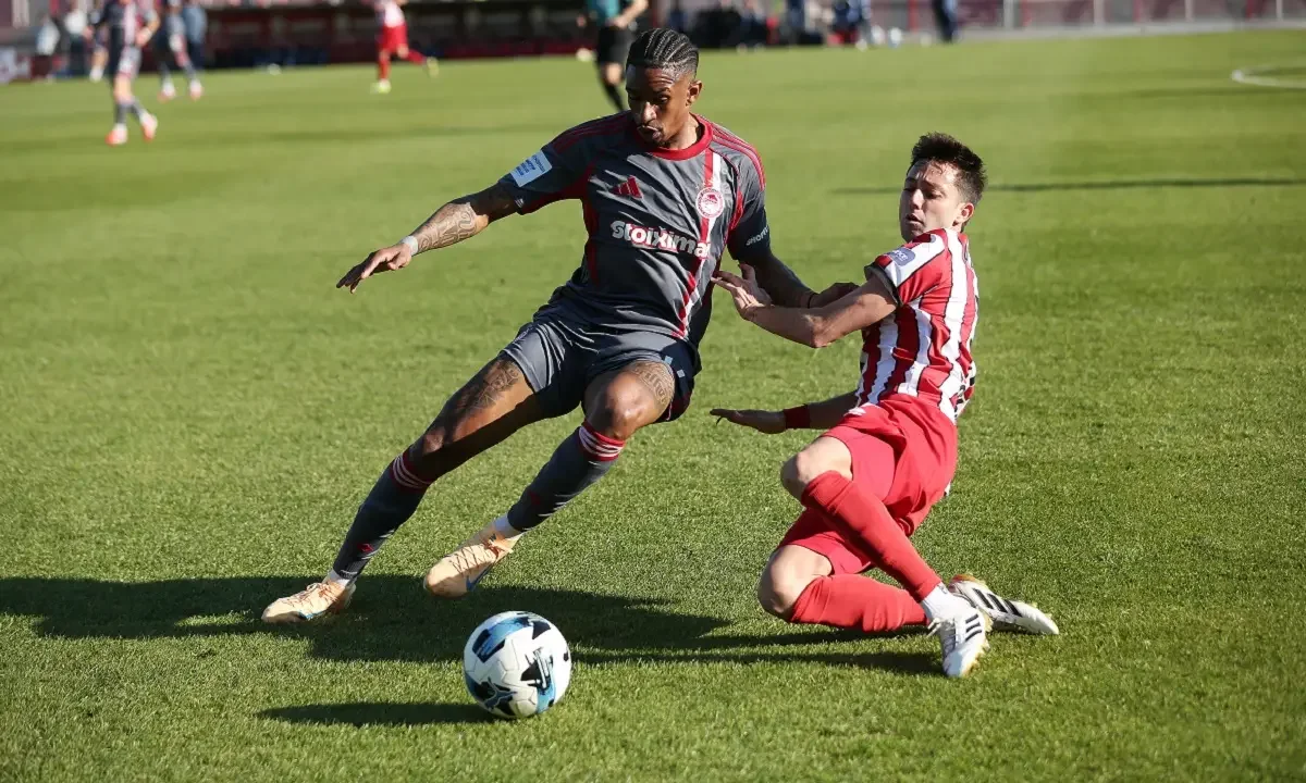 andre luiz. olympiacos, papoytsia, tapes
