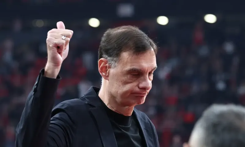 Ολυμπιακός - Παναθηναϊκός AKTOR: Λατρεία για Μπαρτζώκα στο ΣΕΦ