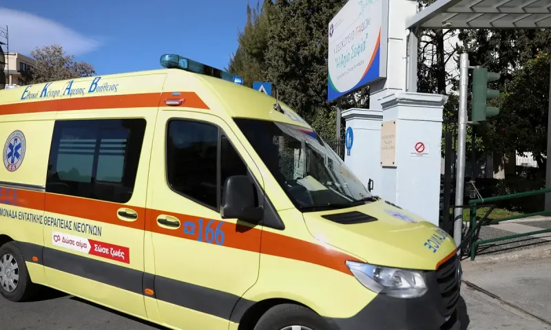 Τον βρήκε νεκρό στην θέση του ο οδηγός του λεωφορείου στο Μενίδι - Έκαναν χρήση ναρκωτικών πριν