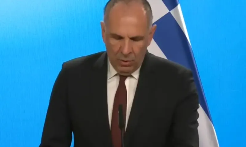Η Ελλάδα δεν προτίθεται να εμπλακεί στον πόλεμο, είπε ο Γεραπετρίτης
