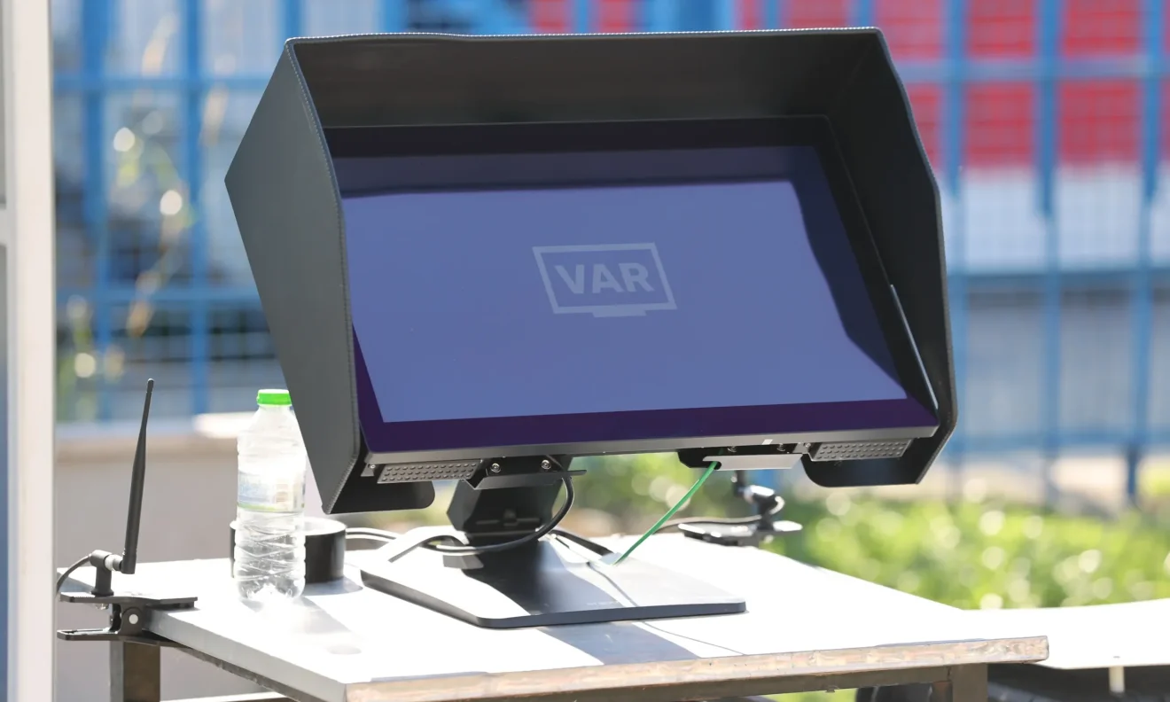 var stoiiximan super league olimpiakos aek