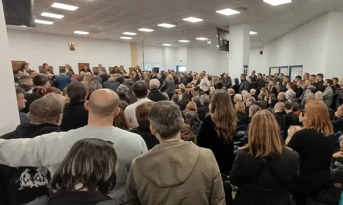 Αναβλήθηκε η δίκη για την 1η Απριλίου - Για τριτοκοσμικές συνθήκες και απαξίωση της μνήμης των θυμάτων κάνουν λόγο οι συγγενείς.