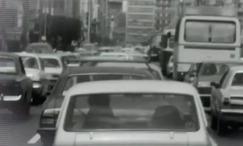 46 χρόνια κίνηση στους δρόμους της Αθήνας, πόσο ακόμα;