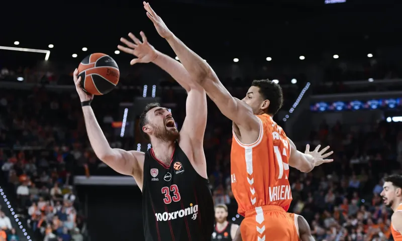 Βαλένθια - Ολυμπιακός (85-84): Όλα για την 4η Περίοδο - Κρυολουσία για τον Ολυμπιακό