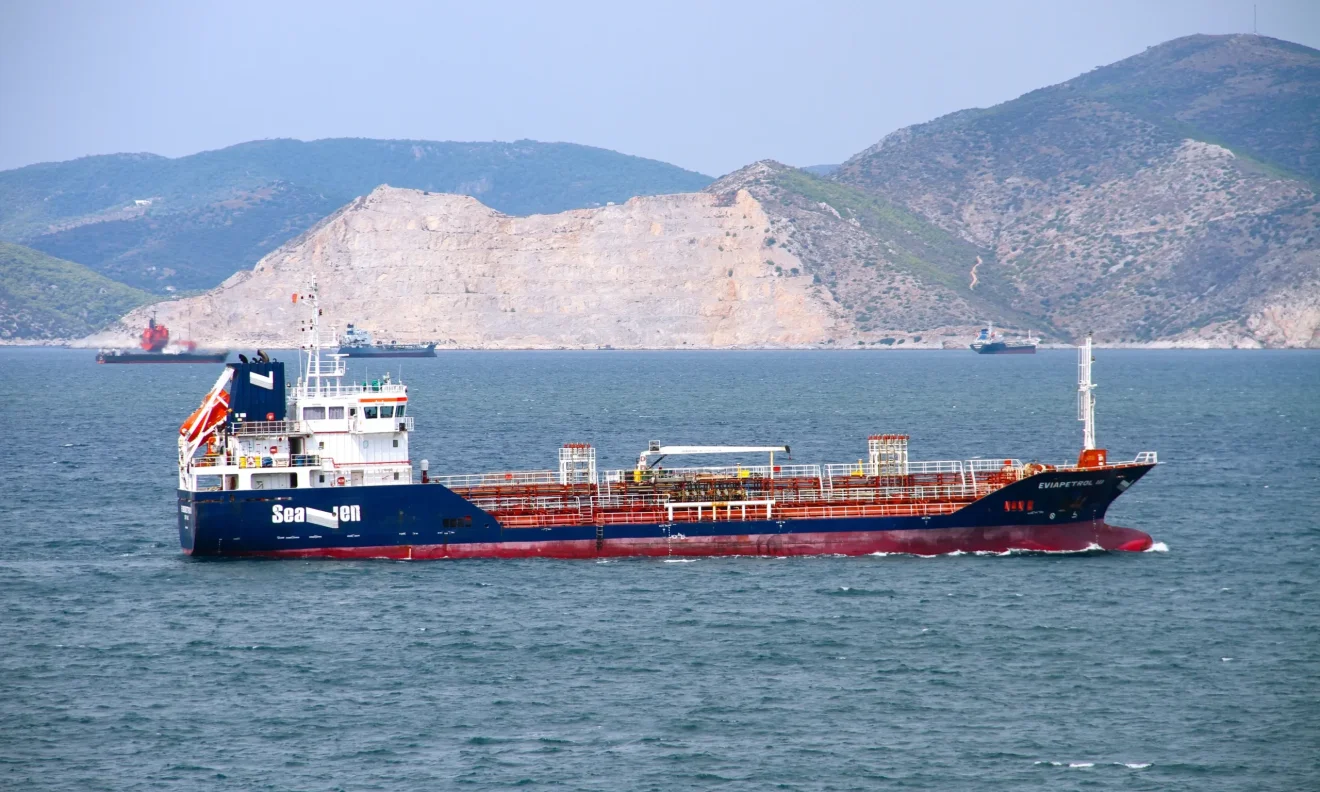 stena ormouz kausima petrelaio