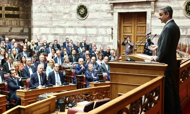 Κυβέρνηση: Φουντώνουν οι φήμες για πρόωρες εκλογές όσο υποκλοπές, Τέμπη και ΟΠΕΚΕΠΕ πιέζουν αφόρητα το Μαξίμου