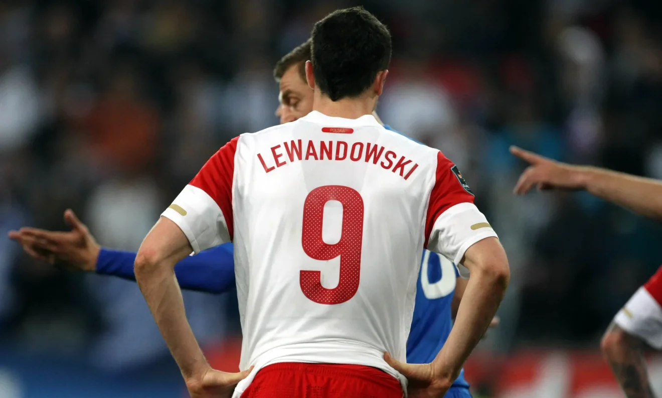 san simera polonia robert lewandowski