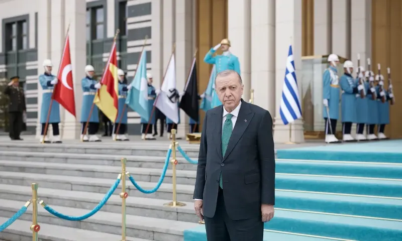 Η Τουρκία «καίει» αποθέματα χρυσού για τη λίρα