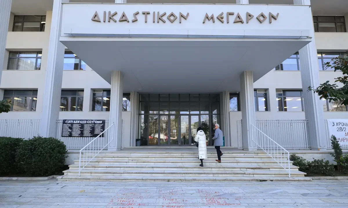 Η Μ.Καρυστιανού κάνει λόγο για αρνησιδικία, κατακεραυνώνοντας την απόφαση της δικαιοσύνης να αναβληθεί επ' αόριστον η δίκη για τα βίντεο.