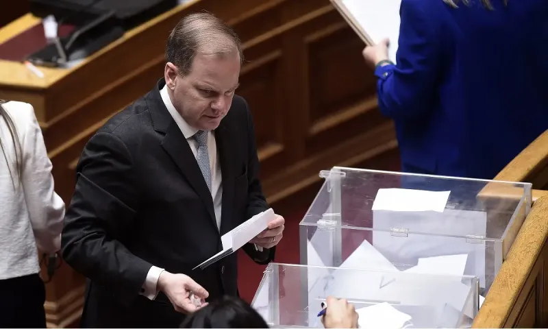 Ο Κώστας Καραμανλής δηλώνει πάλι αθώος (και για ΟΠΕΚΕΠΕ) και εκτός επόμενων εκλογών