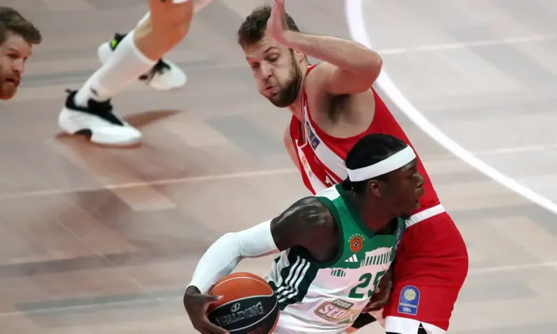 Ο Σάσα Βεζένκοφ πάει για MVP και απαντά στον Ναν