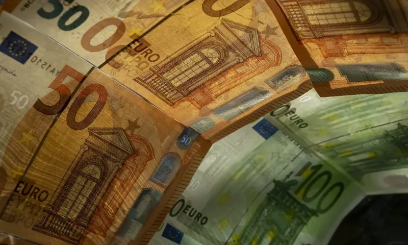 Νωρίτερα συντάξεις Μαΐου και δώρο Πάσχα