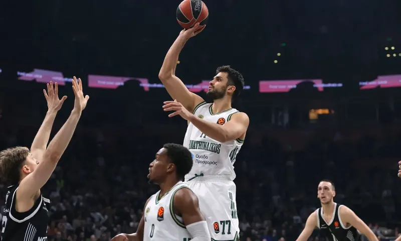 NBA: Οι Γουόριορς πήραν Μπάσι αντί Γιούρτσεβεν