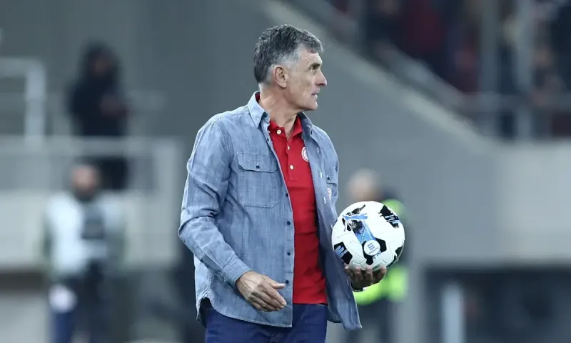 Ο προβλέψιμος Ολυμπιακός του Μεντιλίμπαρ και οι αδυναμίες του Ισπανού που θα είναι πάντα αδυναμίες!