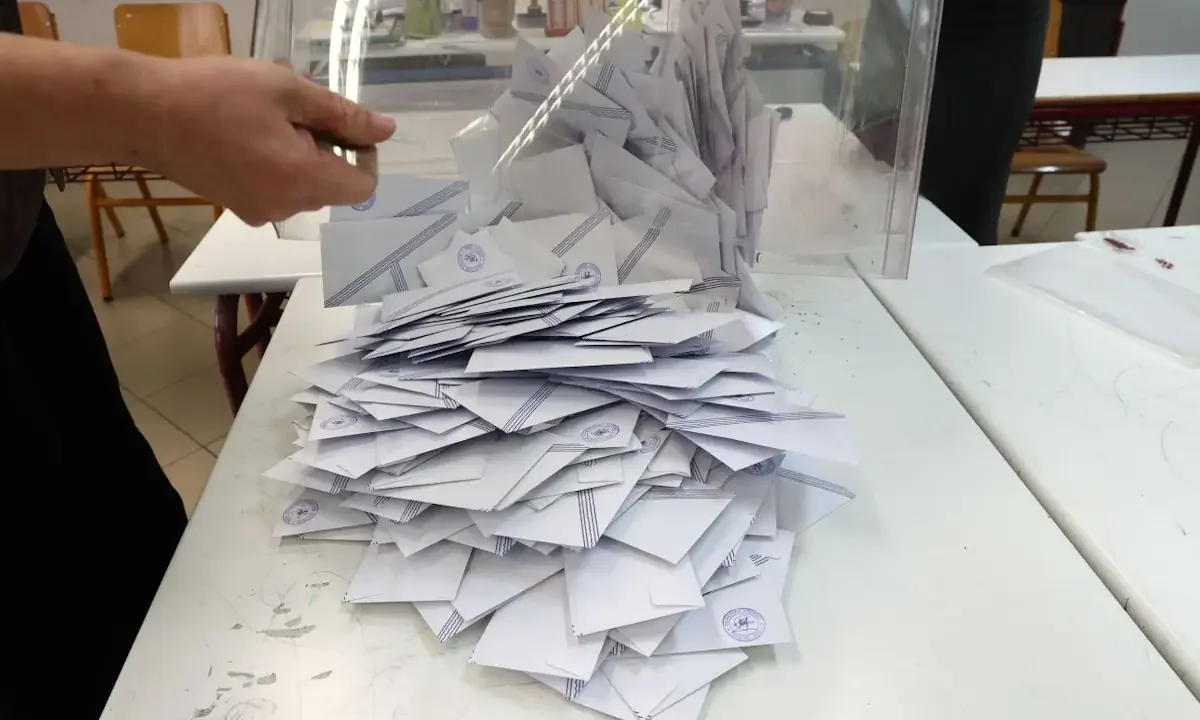 Στο 21,9% κατρακύλησε η ΝΔ στην «καθαρή» πρόθεση ψήφου - Το 74% δηλώνει ότι δεν εισακούγονται οι ανησυχίες του απ' την κυβέρνηση.