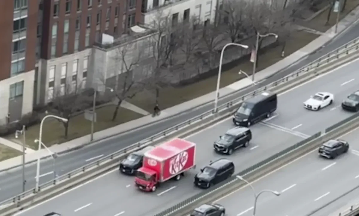 Viral καμπάνια της KitKat Canada με συνοδεία ασφαλείας