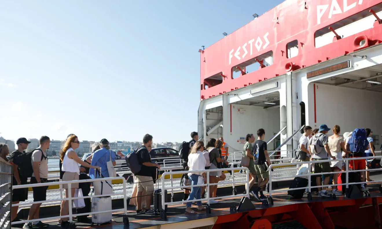 pasxa limania tis attikis meiomeni kinisi kostos metakiniseon