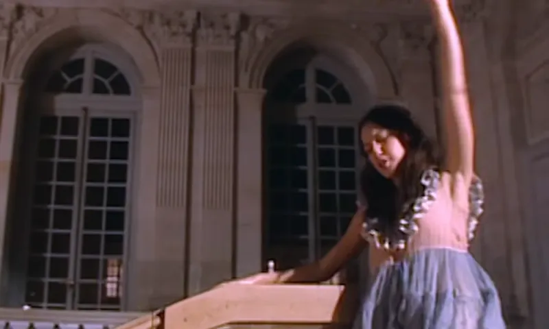 Το απίστευτο video clip της Olivia Rodrigo στις Βερσαλλίες
