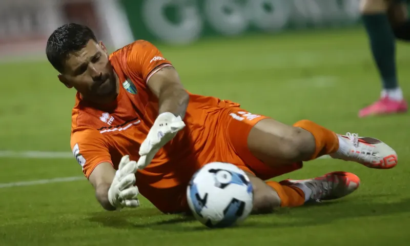 ΟΦΗ – Λεβαδειακός (0-0 ημίχρονο) : Τρομερός Λοντίγκιν με τριπλό ΟΧΙ στο 30΄ αλλά ο Κωστούλας είχε άλλα σχέδια
