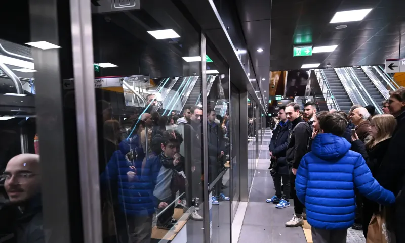 Μετρό Γραμμή 2: Ποιοι σταθμοί κλείνουν νωρίτερα και τι αλλάζει στα δρομολόγια