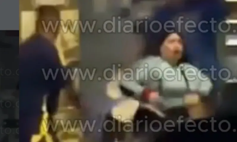 Οπαδοί Μπόκα και Ρίβερ πλακώθηκαν στο San Miguel με καρέκλες, πέτρες και κλωτσιές μετά το Superclásico (video)