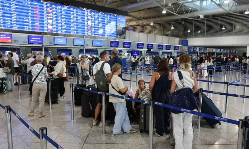 Εξαιρούνται οι Βρετανοί τουρίστες στην Ελλάδα από τον βιομετρικό έλεγχο, προβληματισμός στην ΕΕ