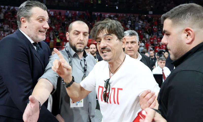 Τα έχωσε η Θύρα 7 στον Δημήτρη Γιαννακόπουλο