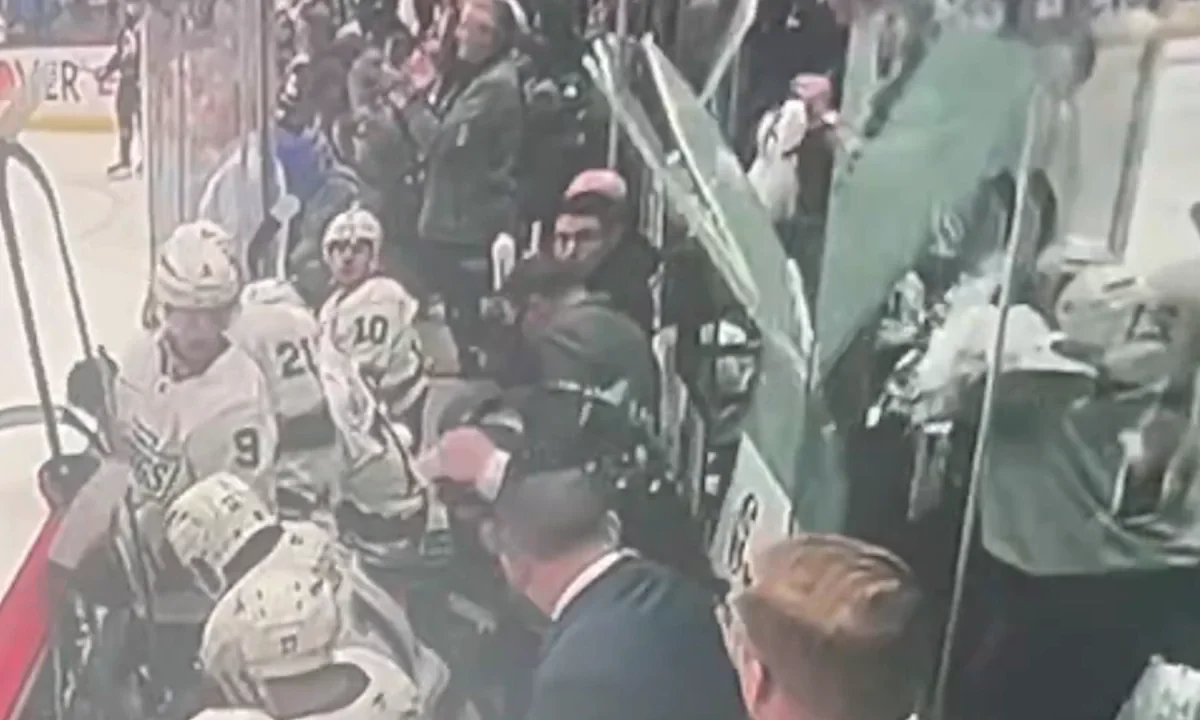 τζάμι έσπασε στον πάγκο των Kings