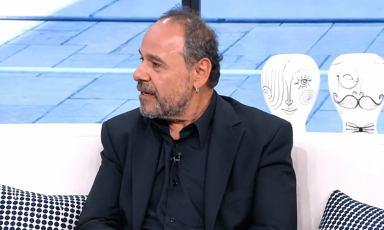 aleksandros rigas nea komodia ert