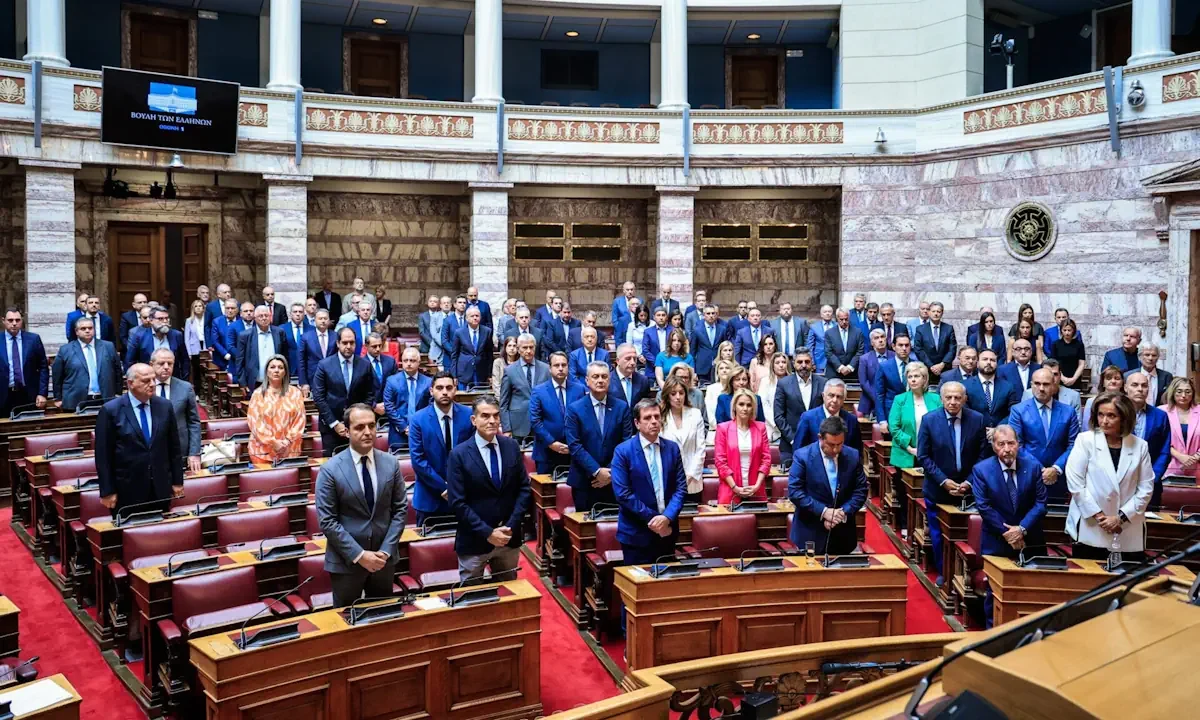 ΟΠΕΚΕΠΕ: Σε τεντωμένο σχοινί η ΝΔ - Νεύρα και ανησυχία από τους 13 γαλάζιους βουλευτές, όσο βλέπουν να δυσκολεύει η επανεκλογή τους.
