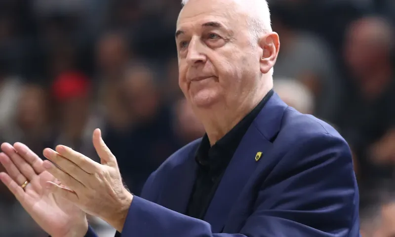 Ο Σάκοτα θέλει αντίδραση της ΑΕΚ απέναντι στον αήττητο Ολυμπιακό