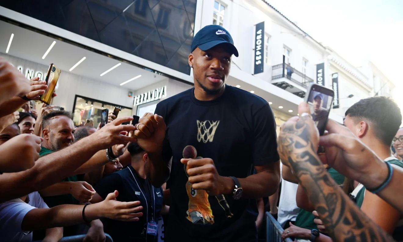 giannis antetokoynmpo aris bc basket nikos gkalis