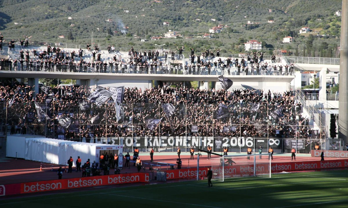 ΠΑΟΚ - ΟΦΗ: Συγκλονίζουν τα πανό για Κλεομένη και τα 7 «αετόπουλα» στο Πανθεσσαλικό