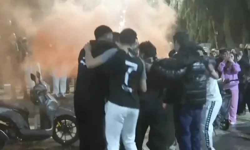 Το Ηράκλειο βγήκε στους δρόμους για τον ΟΦΗ και έζησε μια νύχτα που περίμενε 39 χρόνια (video)