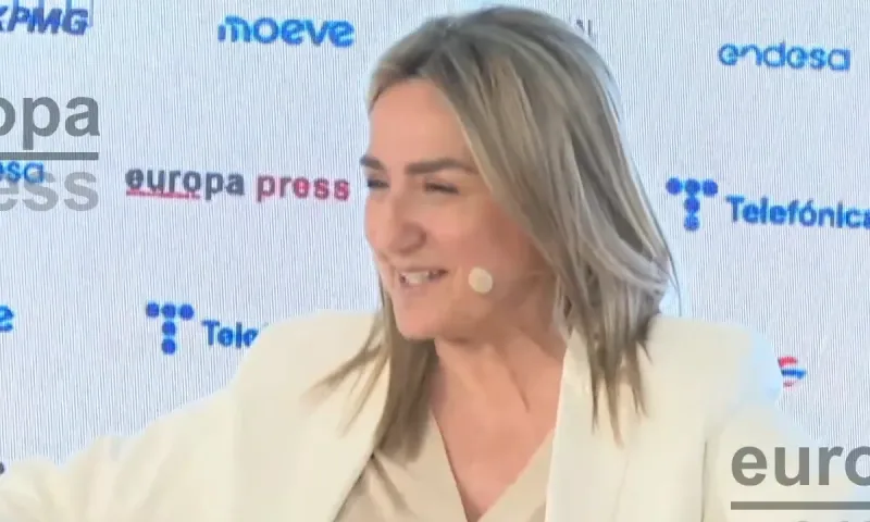 Η υπουργός Αθλητισμού της Ισπανίας είπε ότι το ποδόσφαιρο είναι δύσκολο γιατί έχει πάρα πολλούς άνδρες