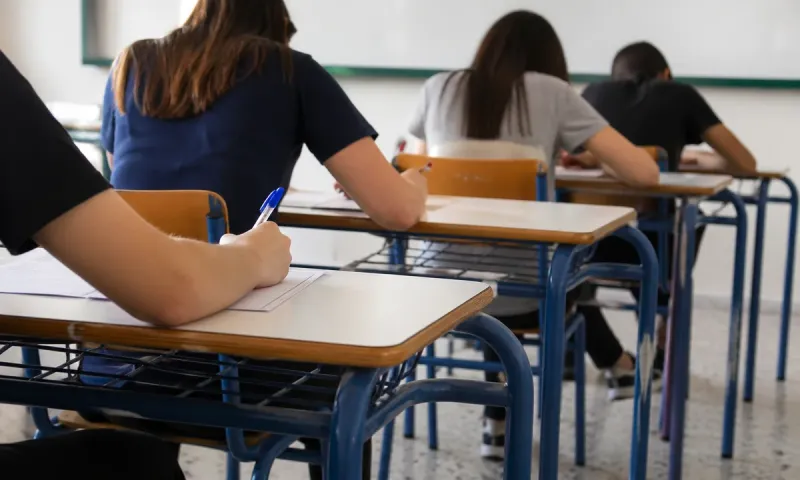 Ενίσχυση μαθητών με μπόνους 1.000 ευρώ - Ποια παιδιά το δικαιούνται